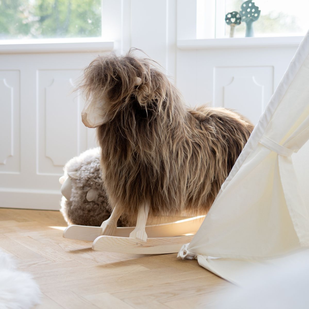 Rocking Sheep | Long Wool | L85xW25xH60 cm | Large Blacky