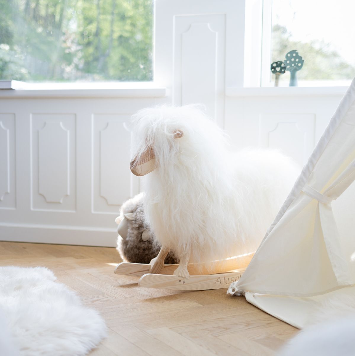 Rocking Sheep | Long Wool | L85xW25xH60 cm | Large Blacky